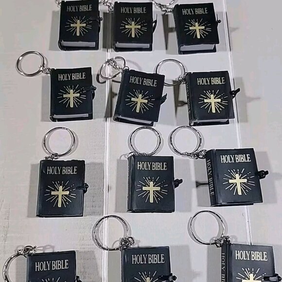 Bible Key chains ~ Set of 12 ~ 1 1/2 Inch on a 1-inch metal ring Easter Gifts - Picture 2 of 2